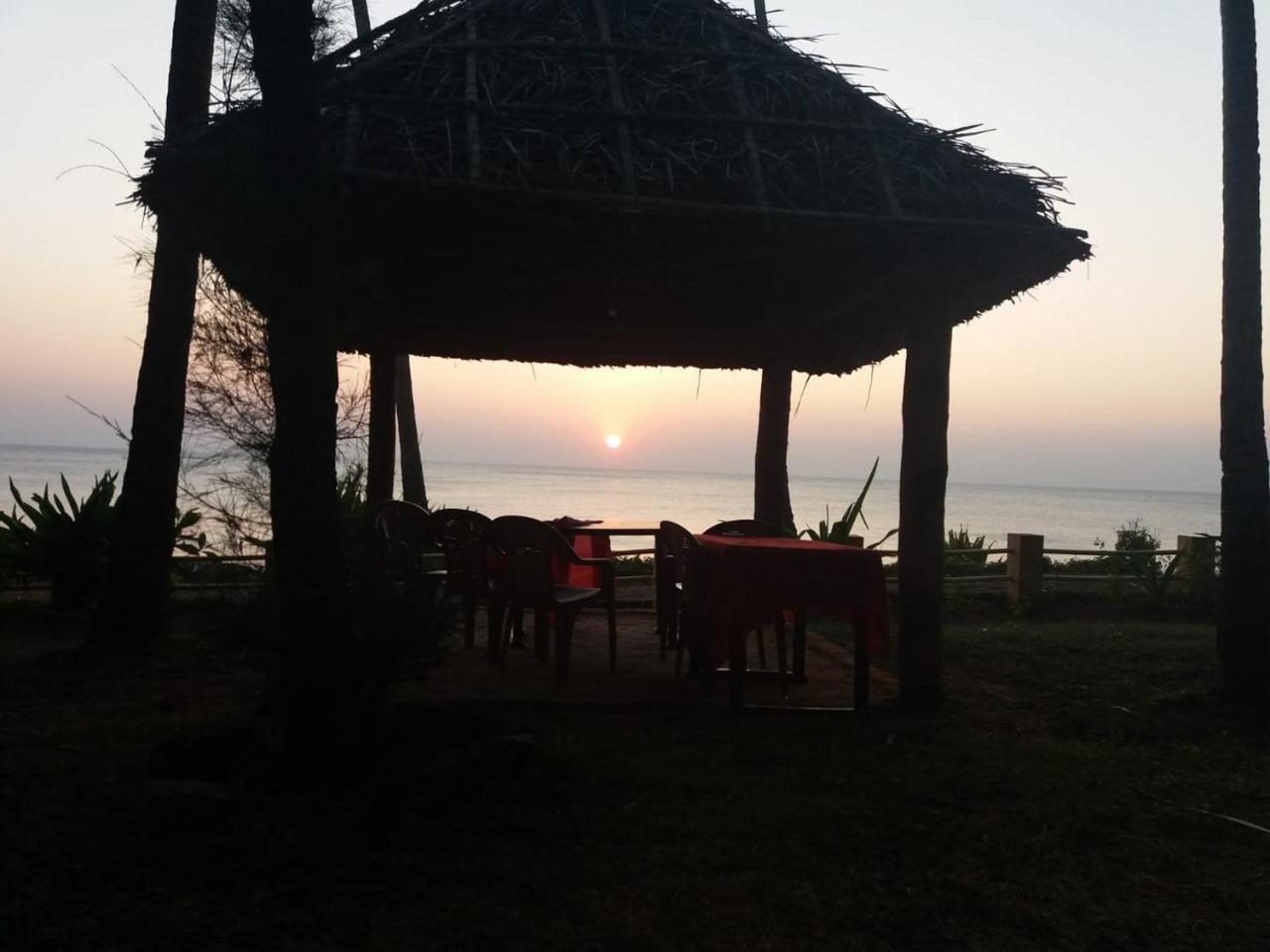 Sukriti Beach Resort فاركَالا المظهر الخارجي الصورة