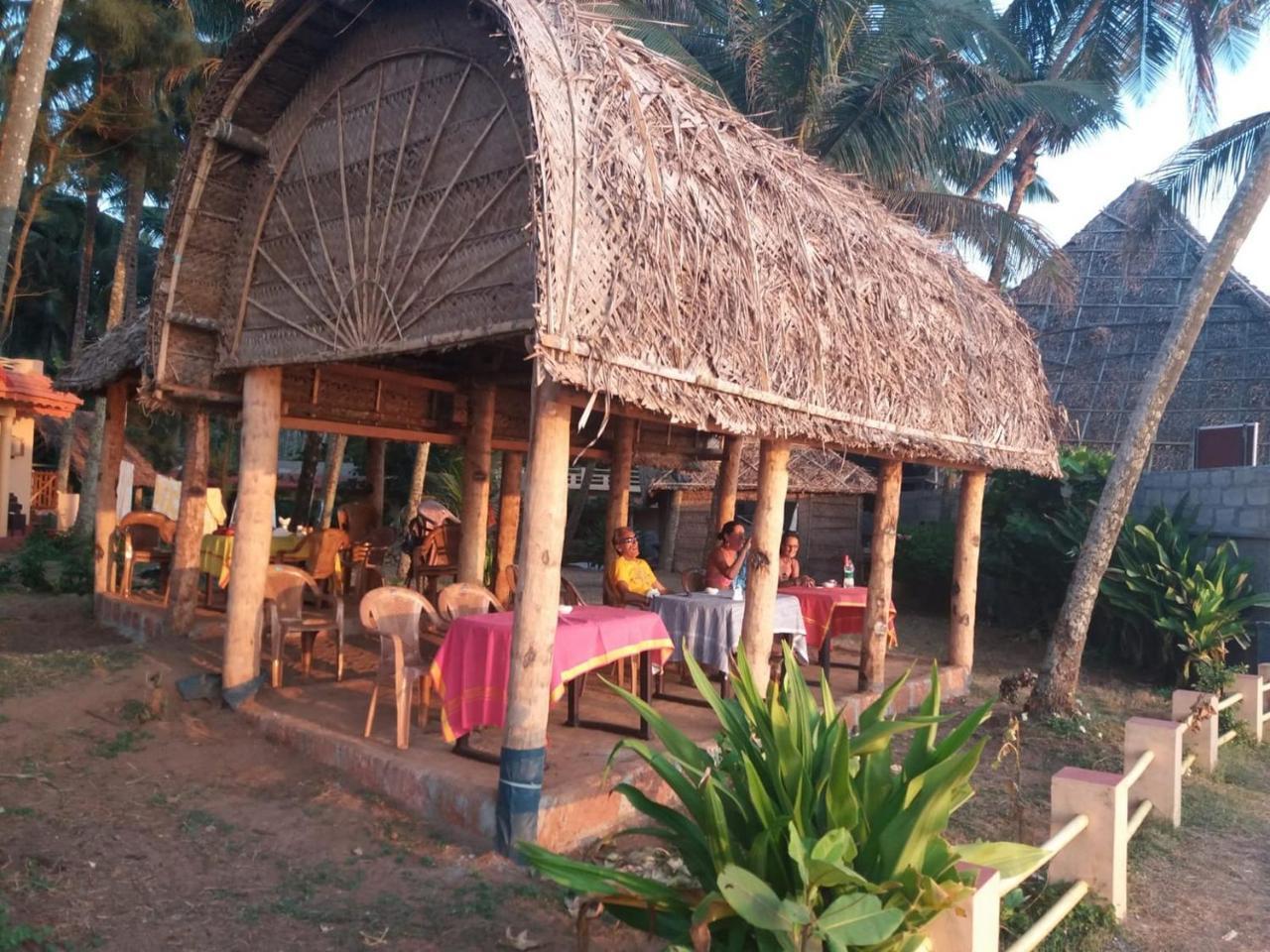 Sukriti Beach Resort فاركَالا المظهر الخارجي الصورة